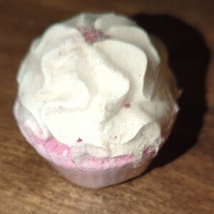 cupcakes & cashmere Pink and Cream Bath Soak Three Bath Soak In Delicious Smells